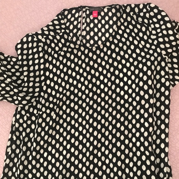 Vince Camuto Short Sleeve Blouse - Picture 1 of 1